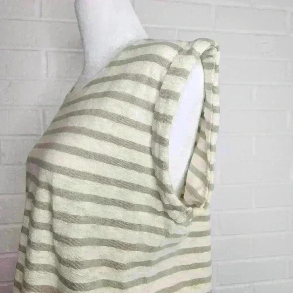 Liz Claiborne women's striped blouse cap sleeve beige/tan size medium - Picture 5 of 7